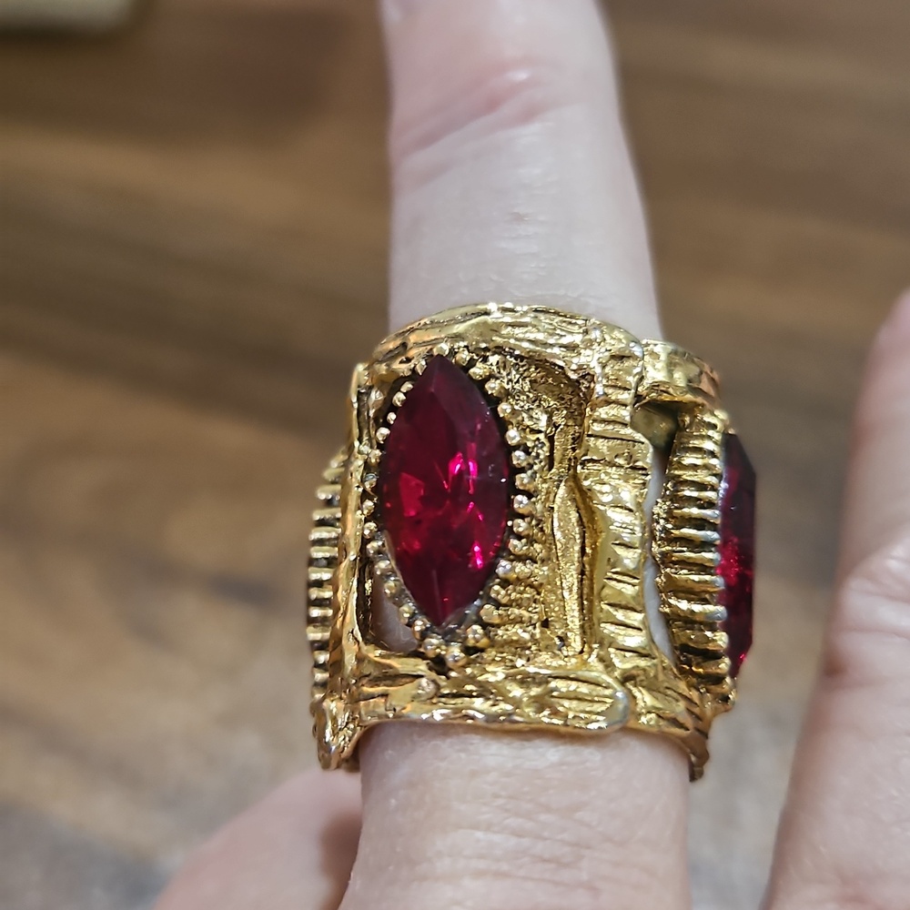 Antique, unique Gold-Tone Statement Ring with Marquise Ruby Red Stone size 7.5 - Picture 4 of 5